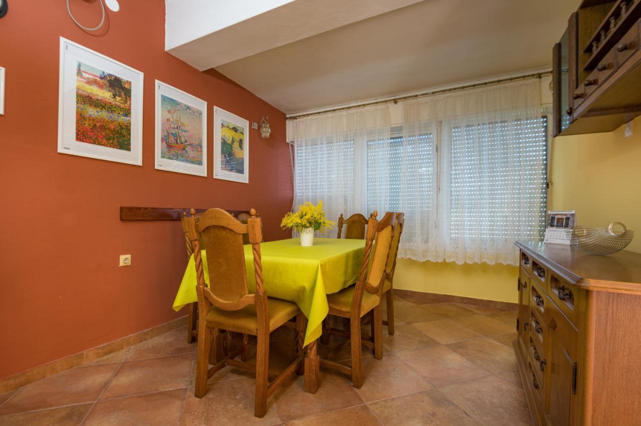 Holiday Home Nives ティヴァト エクステリア 写真